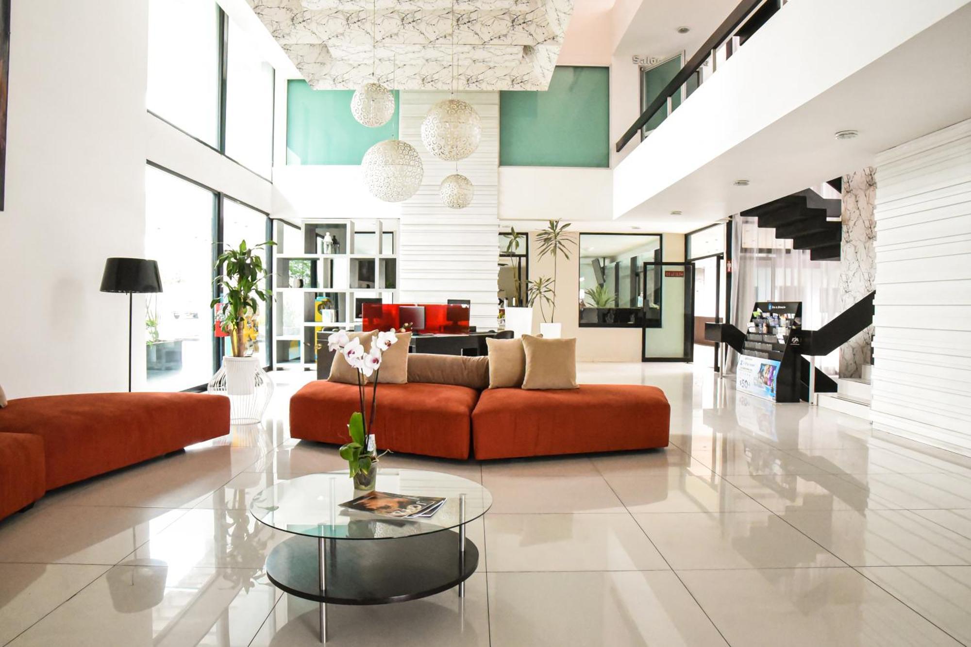 Hotel Expo Plaza Business And Family Guadalajara Zapopan Bagian luar foto